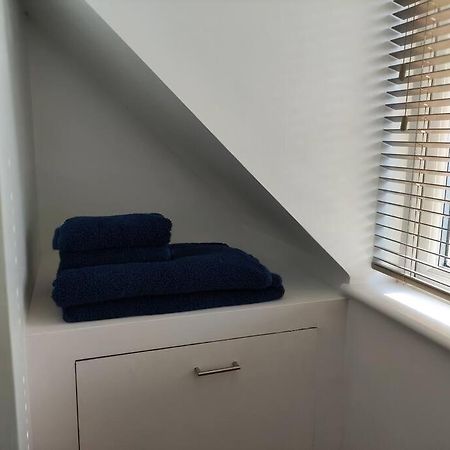 The Old Bar In Wiltshire - 1 Bedroom Guesthouse Chippenham  Exterior foto